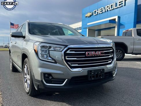 Used 2023 GMC Terrain SLT image 1