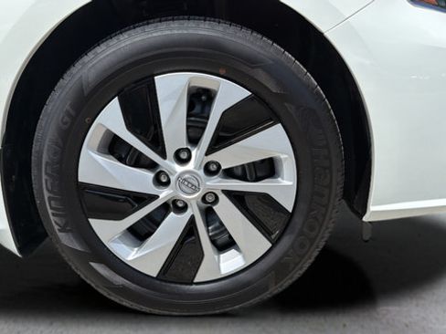 Certified 2025 Nissan Altima 2.5 S FWD image 12