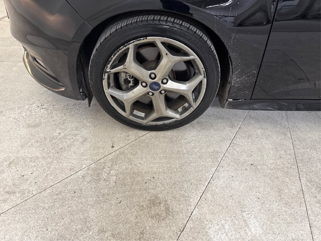 Used 2017 Ford Focus ST FWD image 28