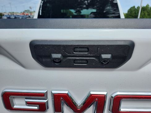 New 2026 GMC Sierra 1500 SLT w/ SLT Premium Package image 9