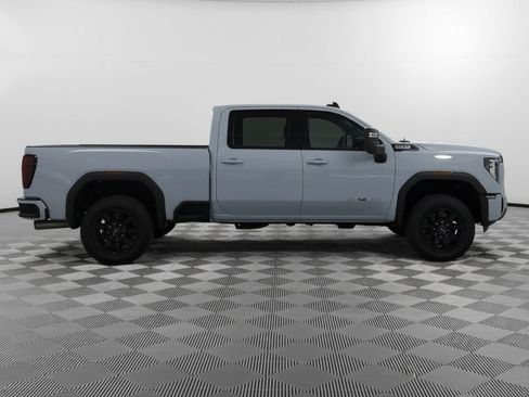Used 2025 GMC Sierra 2500 AT4 AWD/4WD image 9