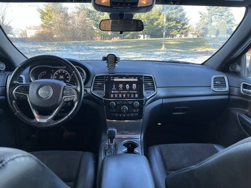 Used 2021 Jeep Grand Cherokee Laredo X image 13