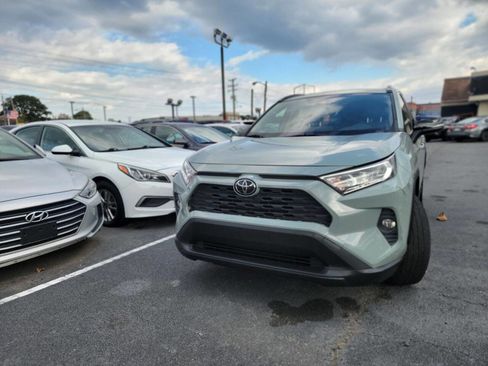 Used 2019 Toyota RAV4 XLE image 2