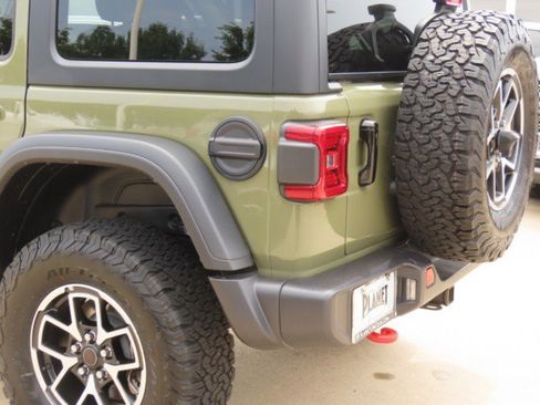 Used 2026 Jeep Wrangler Unlimited Rubicon AWD/4WD image 13