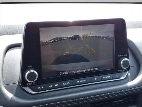 Used 2024 Nissan Rogue S image 8