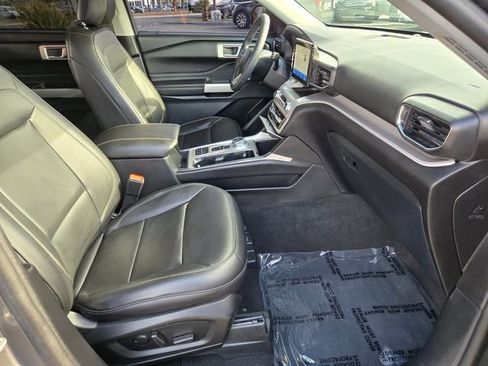 Used 2023 Ford Explorer XLT w/ Equipment Group 202A image 21