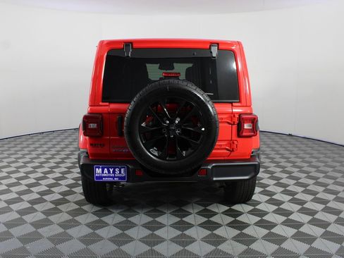 Used 2025 Jeep Wrangler Unlimited Sahara AWD/4WD image 22