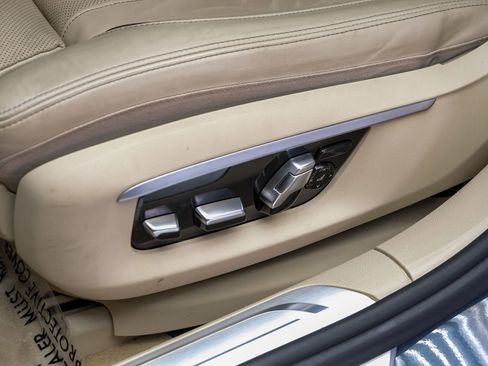 Used 2016 BMW 740i w/ Executive Package image 46