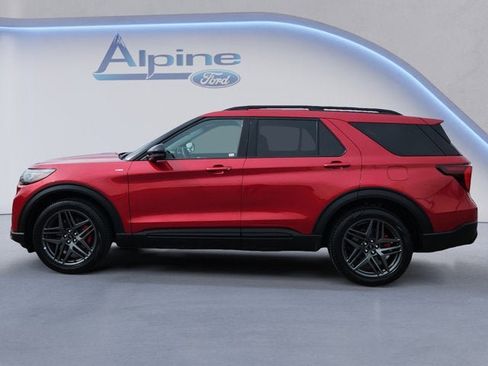 Used 2025 Ford Explorer ST-Line w/ ST-Line Street Pack AWD/4WD image 2