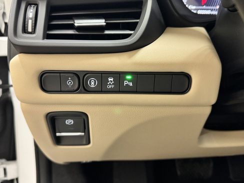 Used 2025 Acura TLX w/ Technology Package image 18