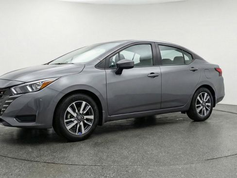 Used 2025 Nissan Versa SV FWD image 3