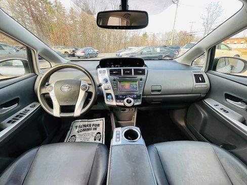 Used 2012 Toyota Prius V Five FWD image 10