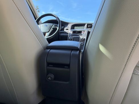 Used 2016 Volvo S60 T5 Premier w/ Convenience Package FWD image 13