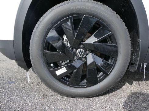 New 2026 Volkswagen Atlas Cross Sport SE AWD/4WD image 26