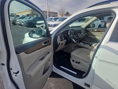 New 2026 Volkswagen Atlas SE image 11