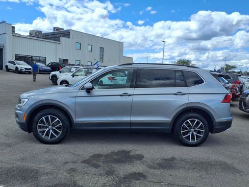 Used 2020 Volkswagen Tiguan SE image 3