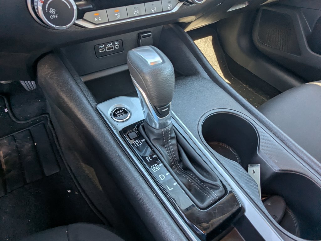 Used 2025 Nissan Altima 2.5 SV FWD image 14