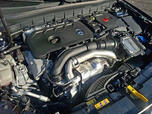 Used 2025 Mercedes-Benz GLB 250 4MATIC image 28