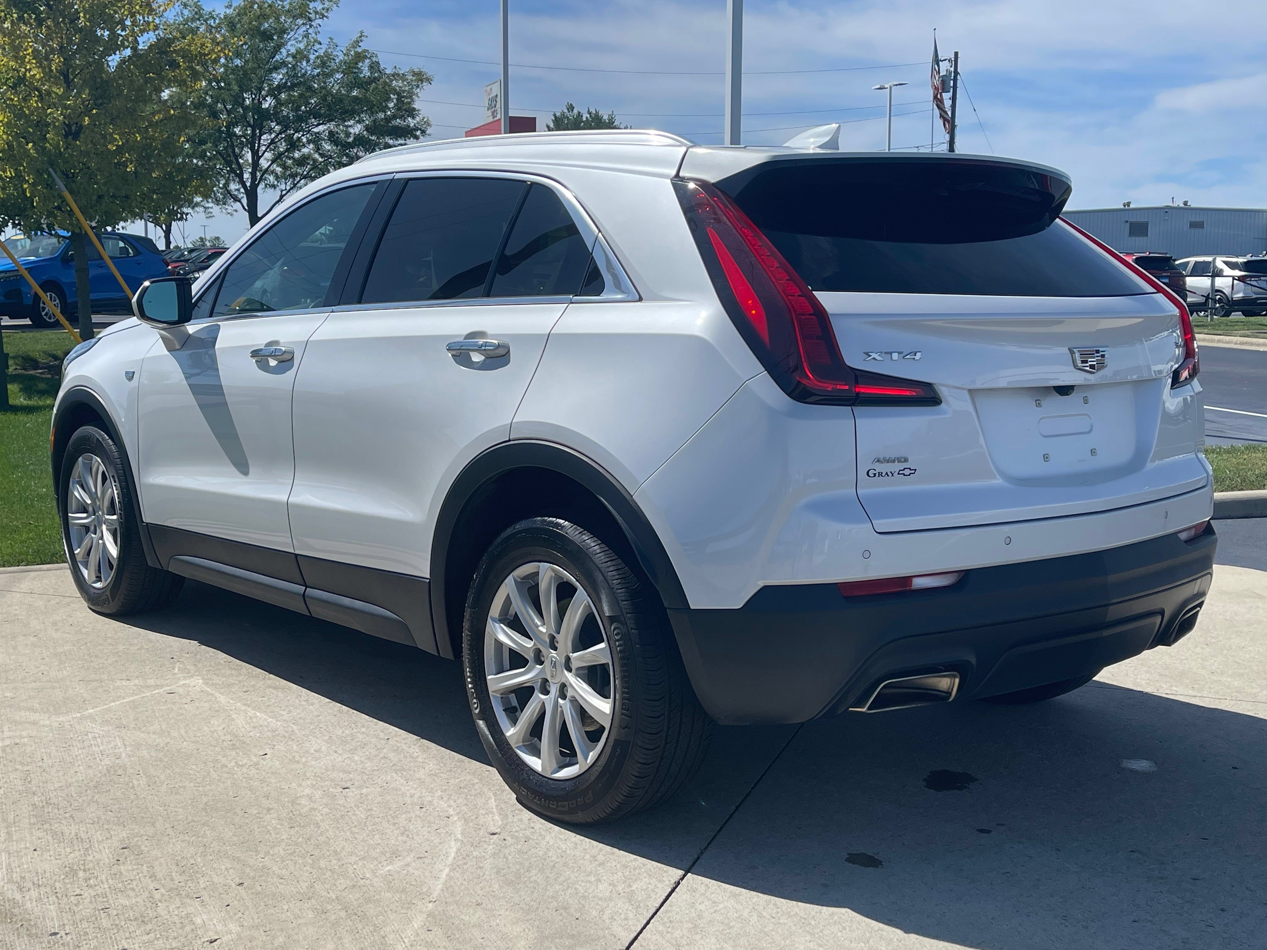 Used 2023 Cadillac XT4 Luxury w/ Cold Weather Package AWD/4WD image 5
