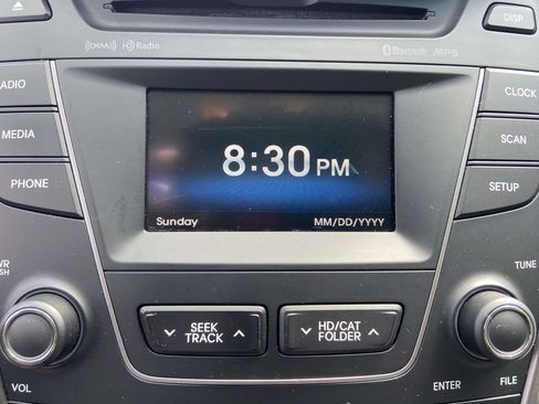 Used 2015 Hyundai Santa Fe Sport w/ Option Group 03 AWD/4WD image 19