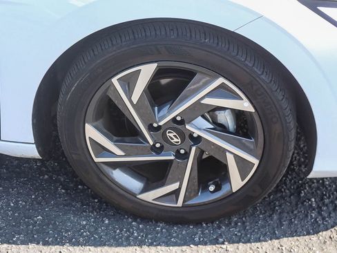 Certified 2024 Hyundai Elantra SEL w/ Convenience Package image 12