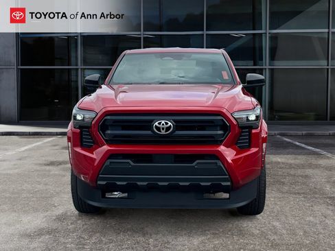 Used 2025 Toyota Tacoma SR AWD/4WD image 11