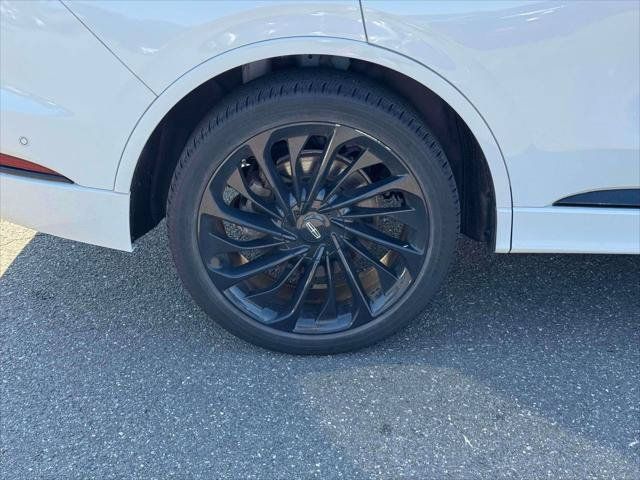 Certified 2023 Lincoln Aviator Reserve w/ Jet Package AWD/4WD image 10