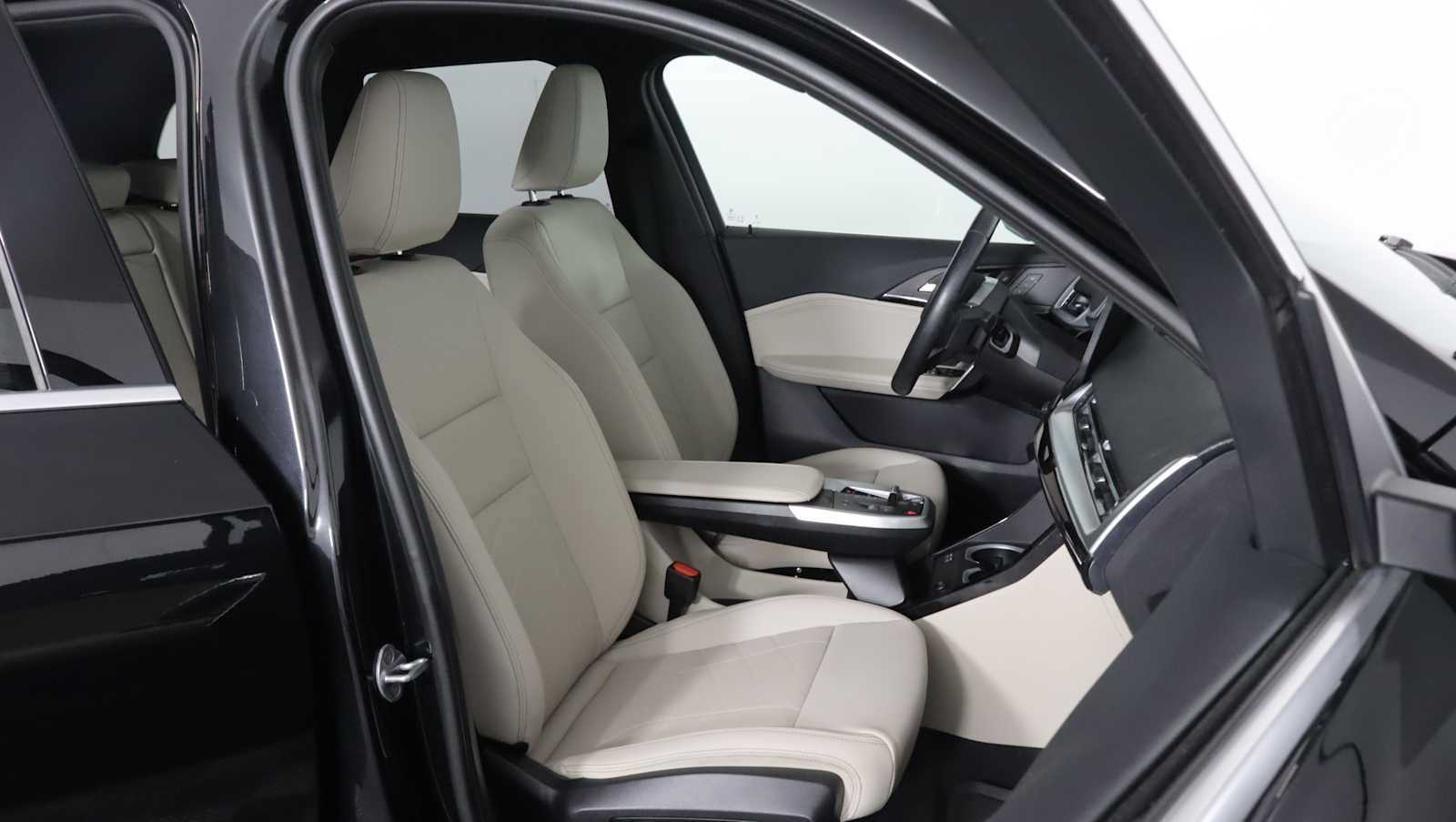 Used 2023 BMW X1 xDrive28i w/ Convenience Package AWD/4WD image 9