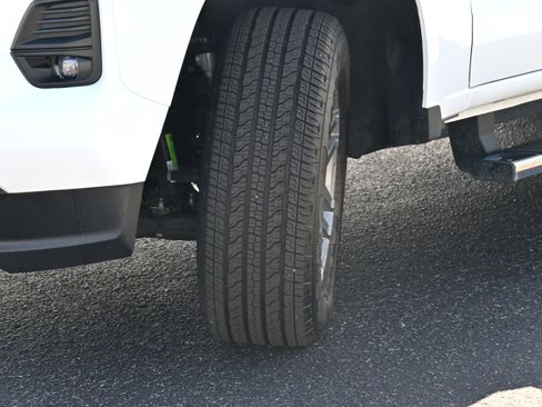 Certified 2024 Chevrolet Colorado LT w/ LT Convenience Package III image 31