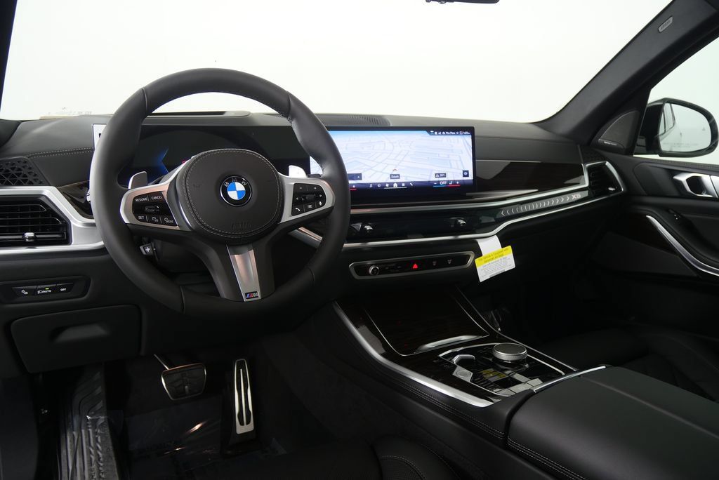 Used 2026 BMW X5 xDrive40i w/ M Sport Package AWD/4WD image 18