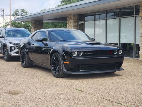 Used 2023 Dodge Challenger R/T Scat Pack RWD image 3