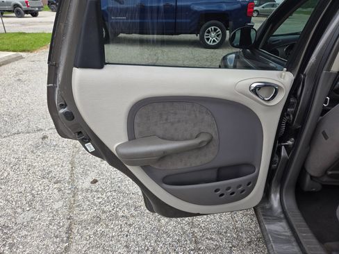 Used 2002 Chrysler PT Cruiser FWD image 15