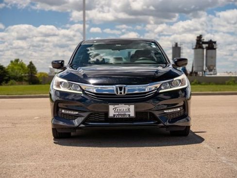 Used 2017 Honda Accord Sport Special Edition image 2