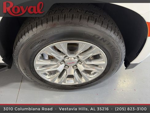 Used 2022 GMC Yukon Denali RWD image 9