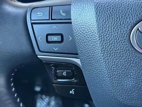 Used 2025 Toyota Camry SE FWD image 37