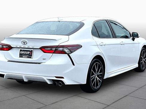 Used 2022 Toyota Camry SE w/ Convenience Package FWD image 12