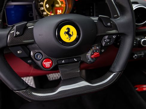 Used 2020 Ferrari 812 Superfast image 17