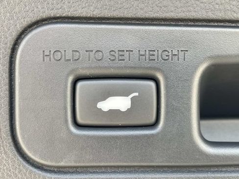 Used 2025 Honda Pilot Touring image 13