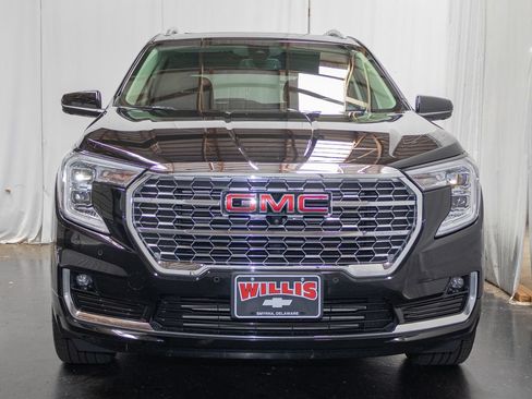 Used 2024 GMC Terrain Denali w/ Denali Premium Package AWD/4WD image 6