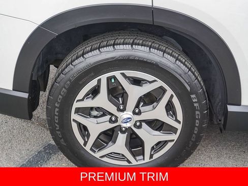 Used 2023 Subaru Forester Premium AWD/4WD image 8