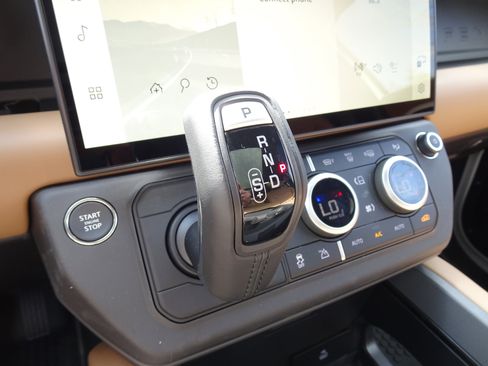 New 2026 Land Rover Defender 110 X-Dynamic SE AWD/4WD image 24
