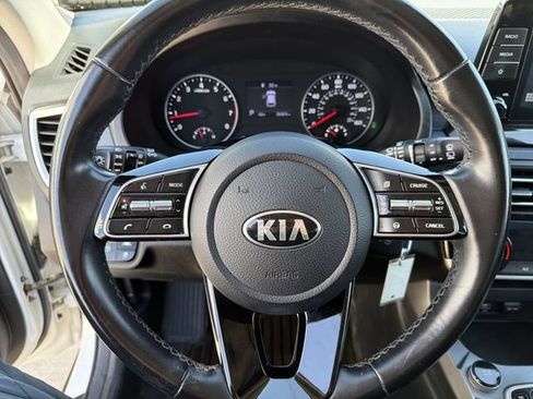 Used 2021 Kia Seltos S AWD/4WD image 16