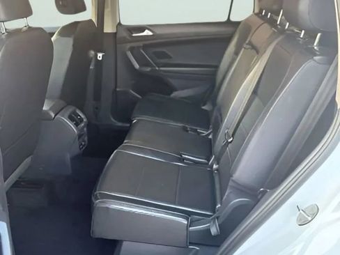 Used 2020 Volkswagen Tiguan SEL image 28