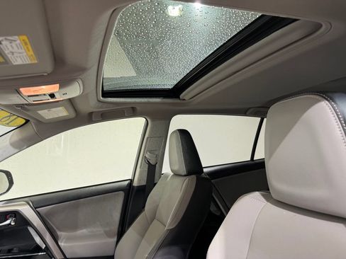 Certified 2018 Toyota RAV4 Limited AWD/4WD image 19