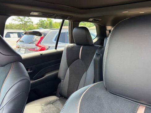 Used 2025 Toyota Grand Highlander AWD Hybrid image 13