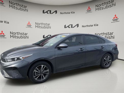 Used 2024 Kia Forte LXS image 2