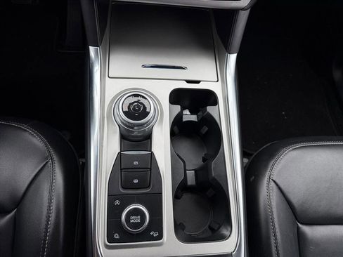 Used 2021 Ford Explorer XLT w/ Equipment Group 202A image 24