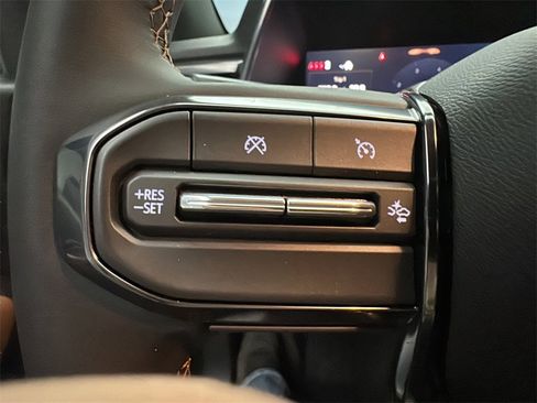 Used 2026 GMC Canyon AT4 image 12