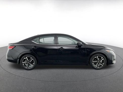 Used 2025 Nissan Sentra SV FWD image 10