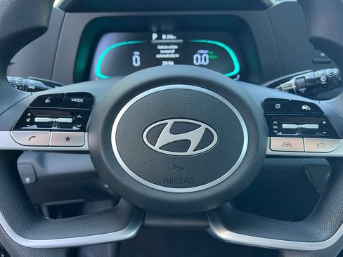 Used 2026 Hyundai Elantra Hybrid FWD image 28